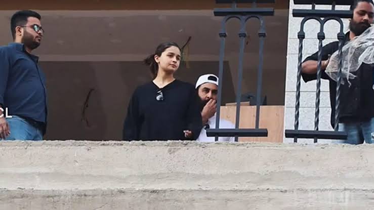 Who Built Ranbir & Alia’s ₹250 Crore Home? Personal Money or Kapoor Legacy? img 6373